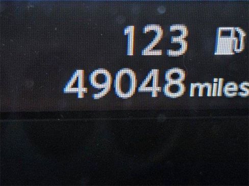 Used 2020 Nissan Rogue Sport S image 21