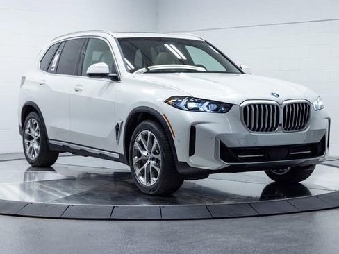 New 2026 BMW X5 xDrive50e image 5