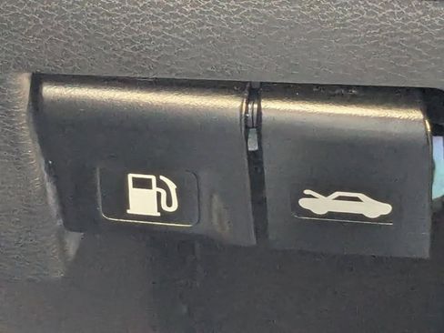 Used 2020 Nissan Kicks SV FWD image 14