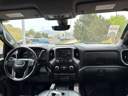 Used 2021 GMC Sierra 2500 Denali w/ Denali Black Diamond Edition AWD/4WD image 26