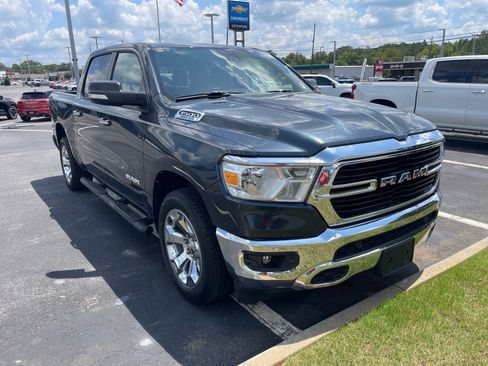 Used 2019 RAM 1500 Big Horn RWD image 3
