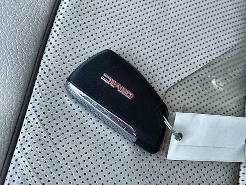 Used 2021 GMC Yukon Denali w/ Denali Ultimate Package image 20