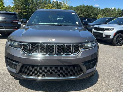 New 2025 Jeep Grand Cherokee Laredo w/ MOPAR Finishing Package