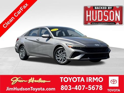 Used 2024 Hyundai Elantra SEL image 1