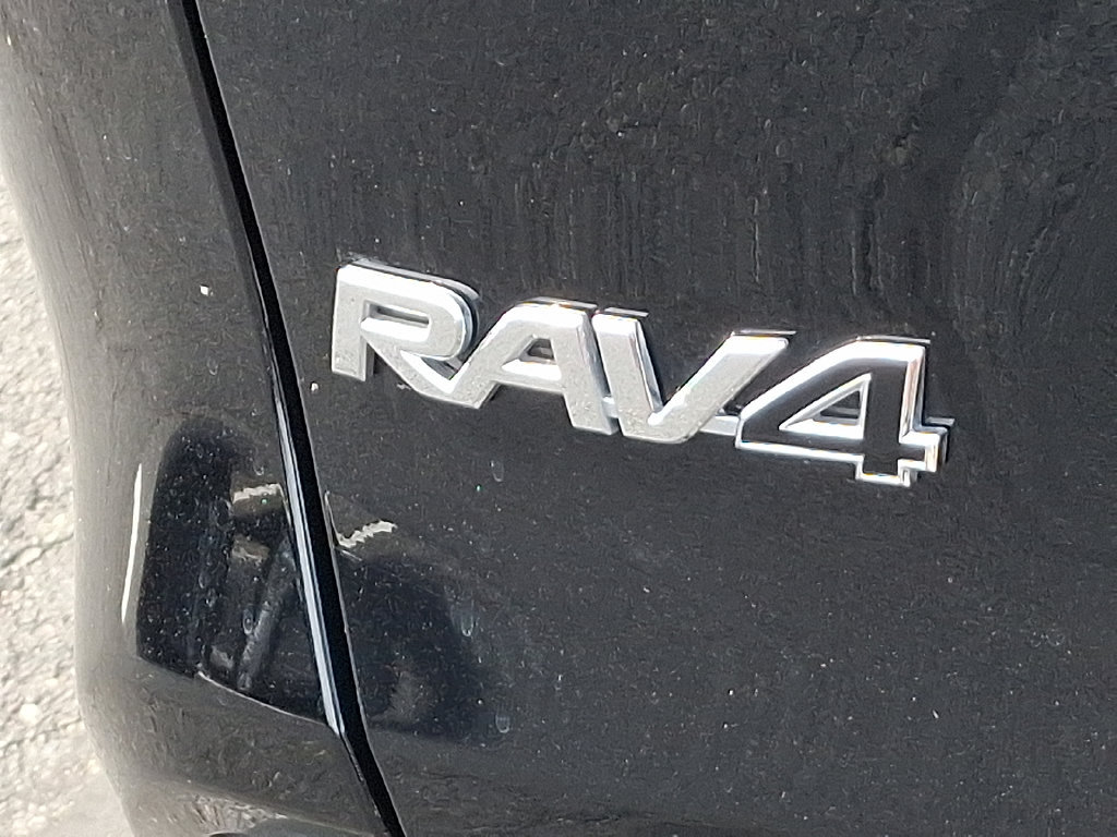 Used 2022 Toyota RAV4 LE AWD/4WD image 30