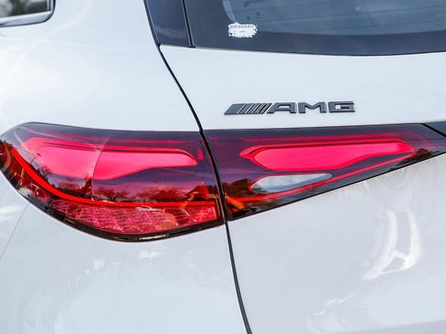 Used 2024 Mercedes-Benz GLC 43 AMG 4MATIC image 8