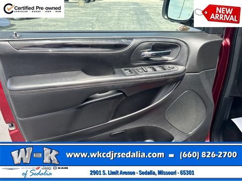 Used 2020 Dodge Grand Caravan SE FWD image 16