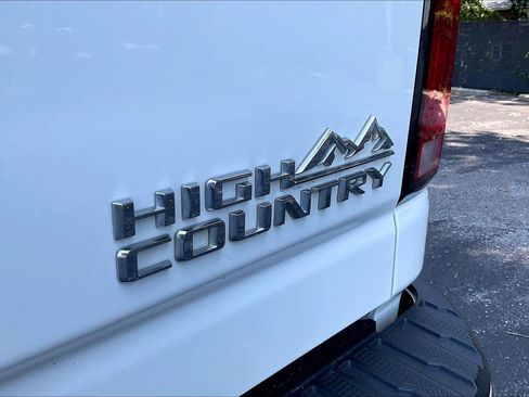 Used 2024 Chevrolet Silverado 2500 High Country AWD/4WD image 8