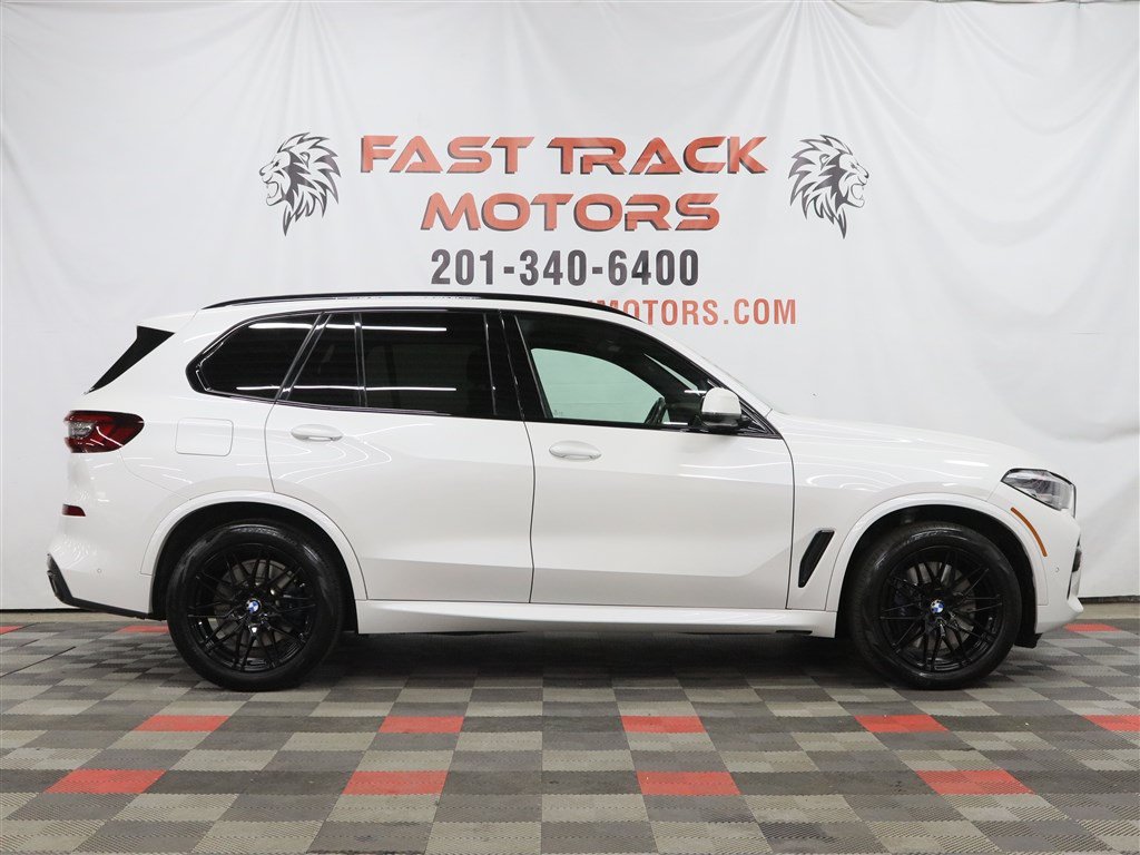 Used 2022 BMW X5 M50i w/ Climate Comfort Package AWD/4WD image 4