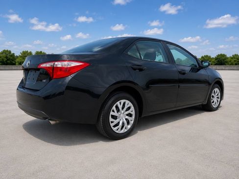 Used 2018 Toyota Corolla LE FWD image 4