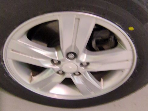 Used 2019 Chevrolet Trax LT FWD image 2