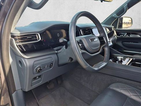 Used 2023 Jeep Grand Wagoneer Series III w/ Rear Seat Video Group 1 AWD/4WD image 7
