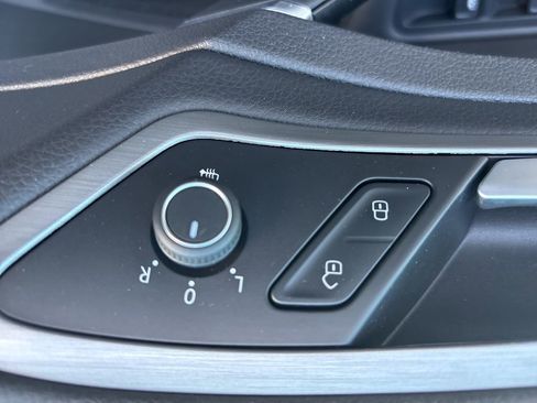 Used 2017 Volkswagen Golf SportWagen image 21