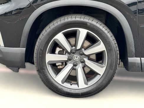 Certified 2024 Honda Pilot Touring image 12