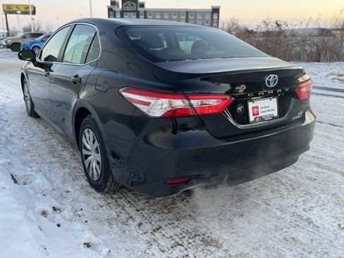 Certified 2018 Toyota Camry LE image 38
