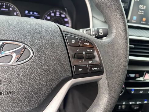 Used 2021 Hyundai Tucson Value FWD image 16