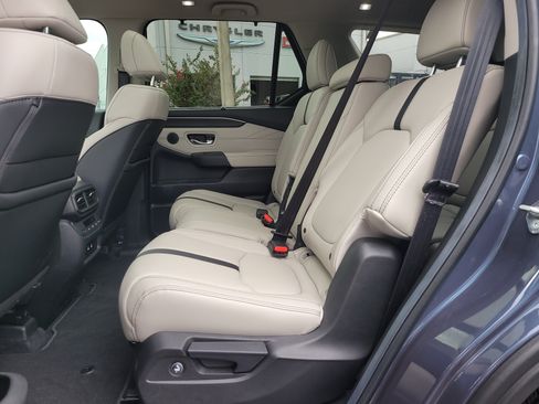 Used 2026 Honda Pilot Touring image 11