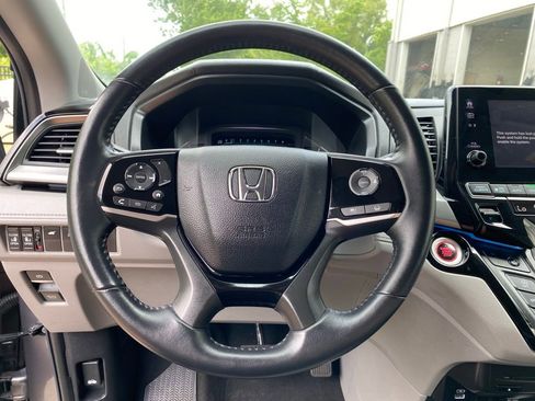 Used 2023 Honda Odyssey Touring image 11