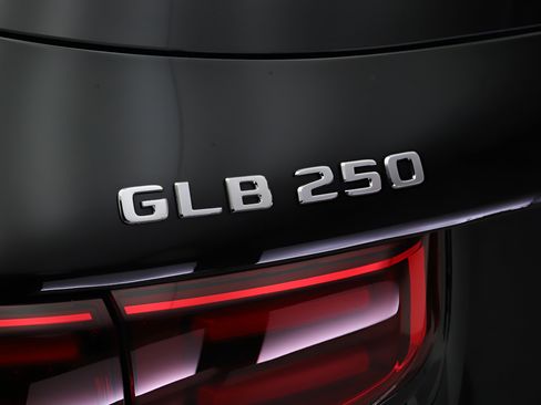 Used 2026 Mercedes-Benz GLB 250 image 19