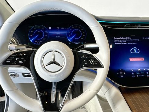 Used 2022 Mercedes-Benz EQS 580 EQS 580 4MATIC Sedan image 11