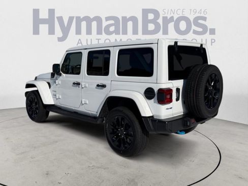 Used 2023 Jeep Wrangler Unlimited Sahara w/ Cold Weather Group AWD/4WD image 5