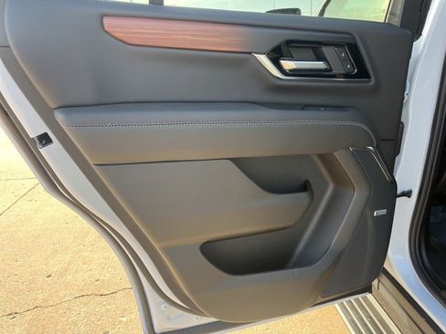 New 2026 GMC Yukon Denali w/ Sun & Power Step Package image 35