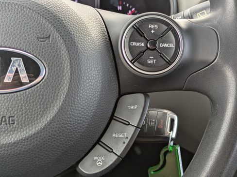 Used 2016 Kia Soul FWD image 21
