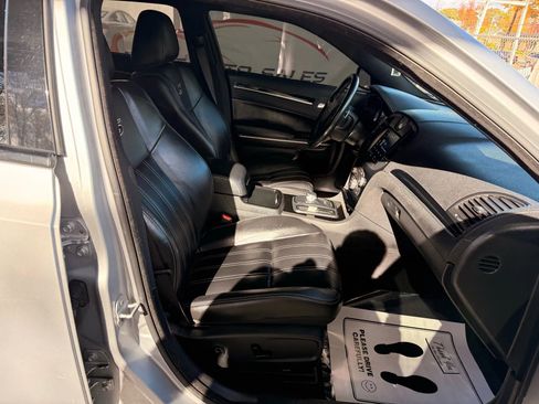 Used 2020 Chrysler 300 S image 25