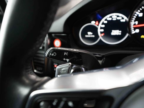 Used 2023 Porsche Cayenne image 13