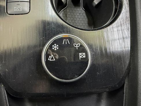 Used 2021 Nissan Rogue S AWD/4WD image 28