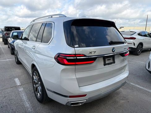 Used 2024 BMW X7 xDrive40i w/ Executive Package AWD/4WD image 3