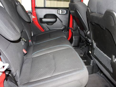 Used 2024 Jeep Wrangler Unlimited Rubicon 4xe image 31