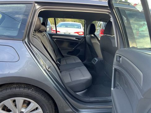 Used 2017 Volkswagen Golf S image 24