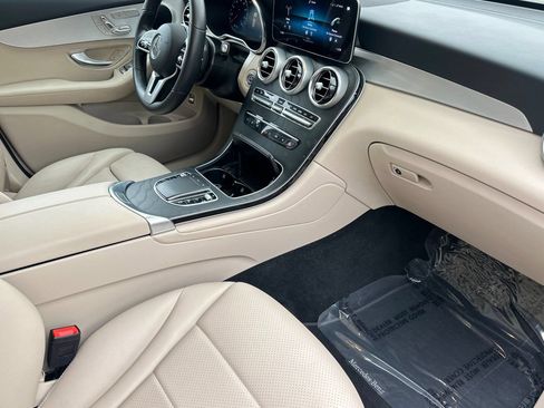 Used 2022 Mercedes-Benz GLC 300 4MATIC image 33