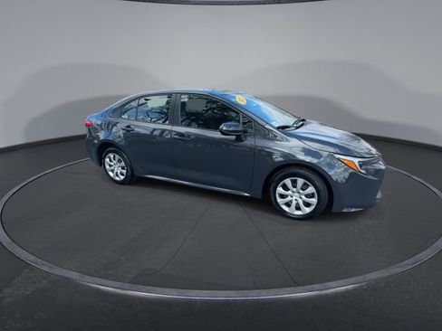Used 2025 Toyota Corolla LE image 18