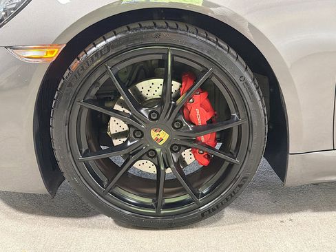 Certified 2019 Porsche 718 Cayman S RWD image 38