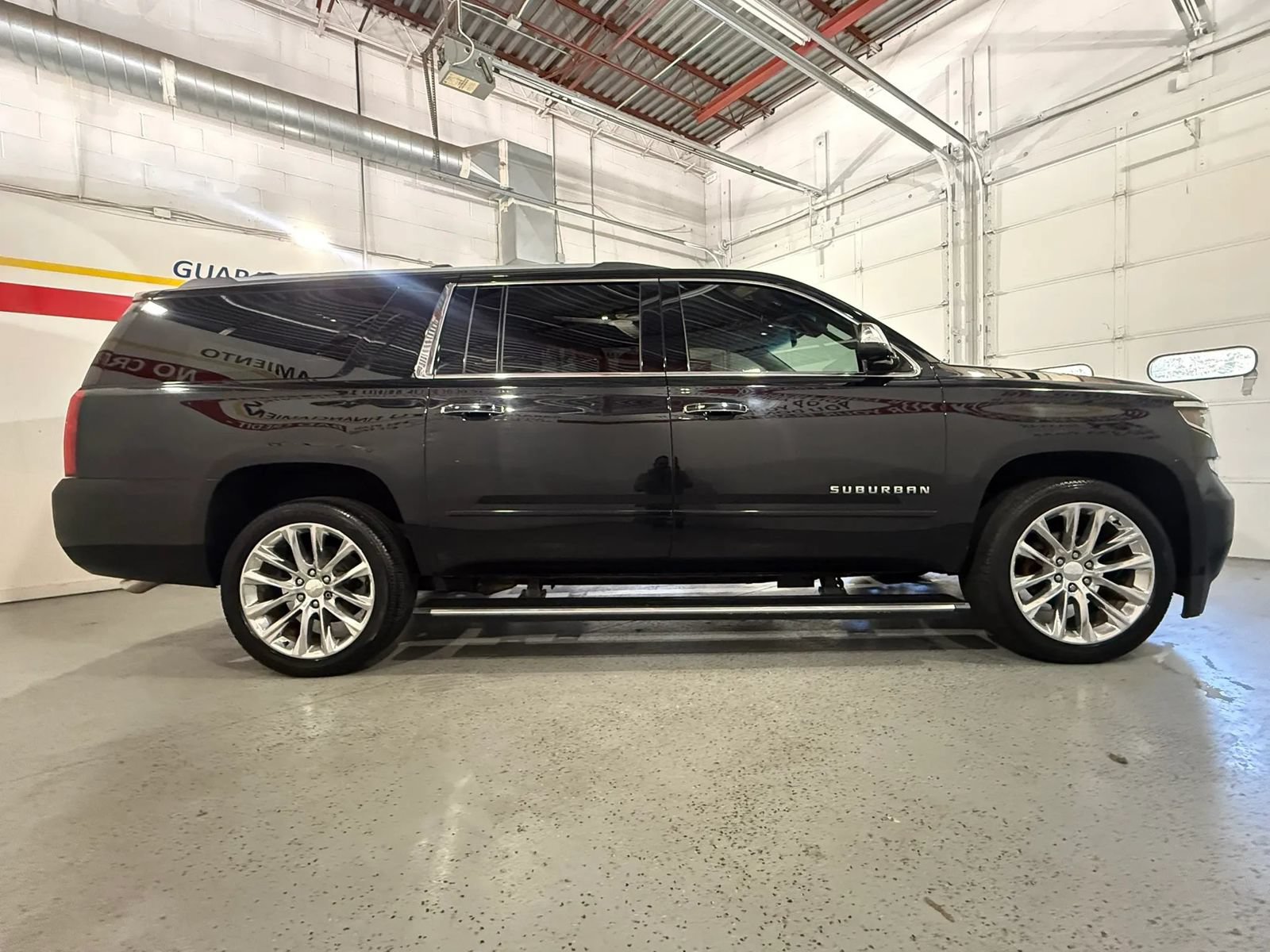 Used 2019 Chevrolet Suburban Premier w/ Premier Plus Edition AWD/4WD image 5