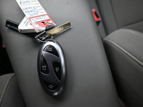 Used 2025 Hyundai Elantra SEL FWD image 27