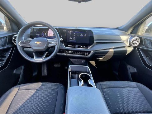 Used 2025 Chevrolet Equinox LT w/ Safety and Technology Package FWD image 15