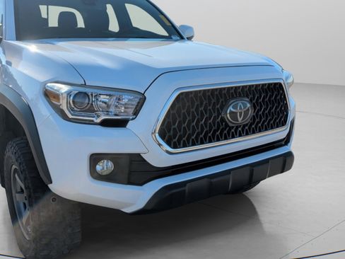 Used 2018 Toyota Tacoma 4x4 Double Cab image 2