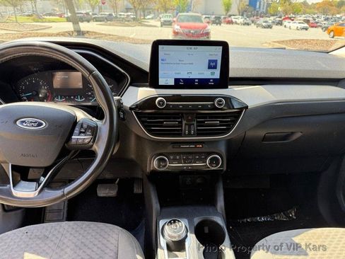 Used 2022 Ford Escape SE w/ SE Sport Appearance Package FWD image 13