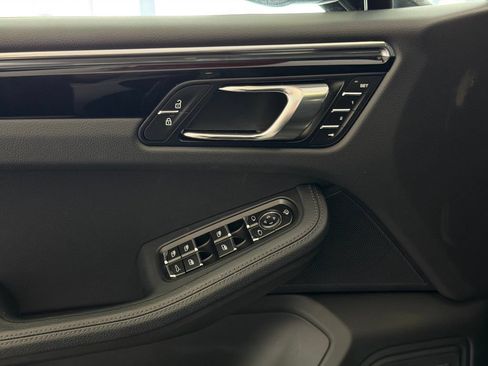 Certified 2026 Porsche Macan AWD/4WD image 14