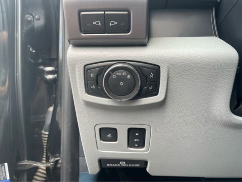 Used 2022 Ford F450 Limited w/ FX4 Off-Road Package image 15