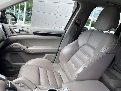 Used 2011 Porsche Cayenne S AWD/4WD image 16