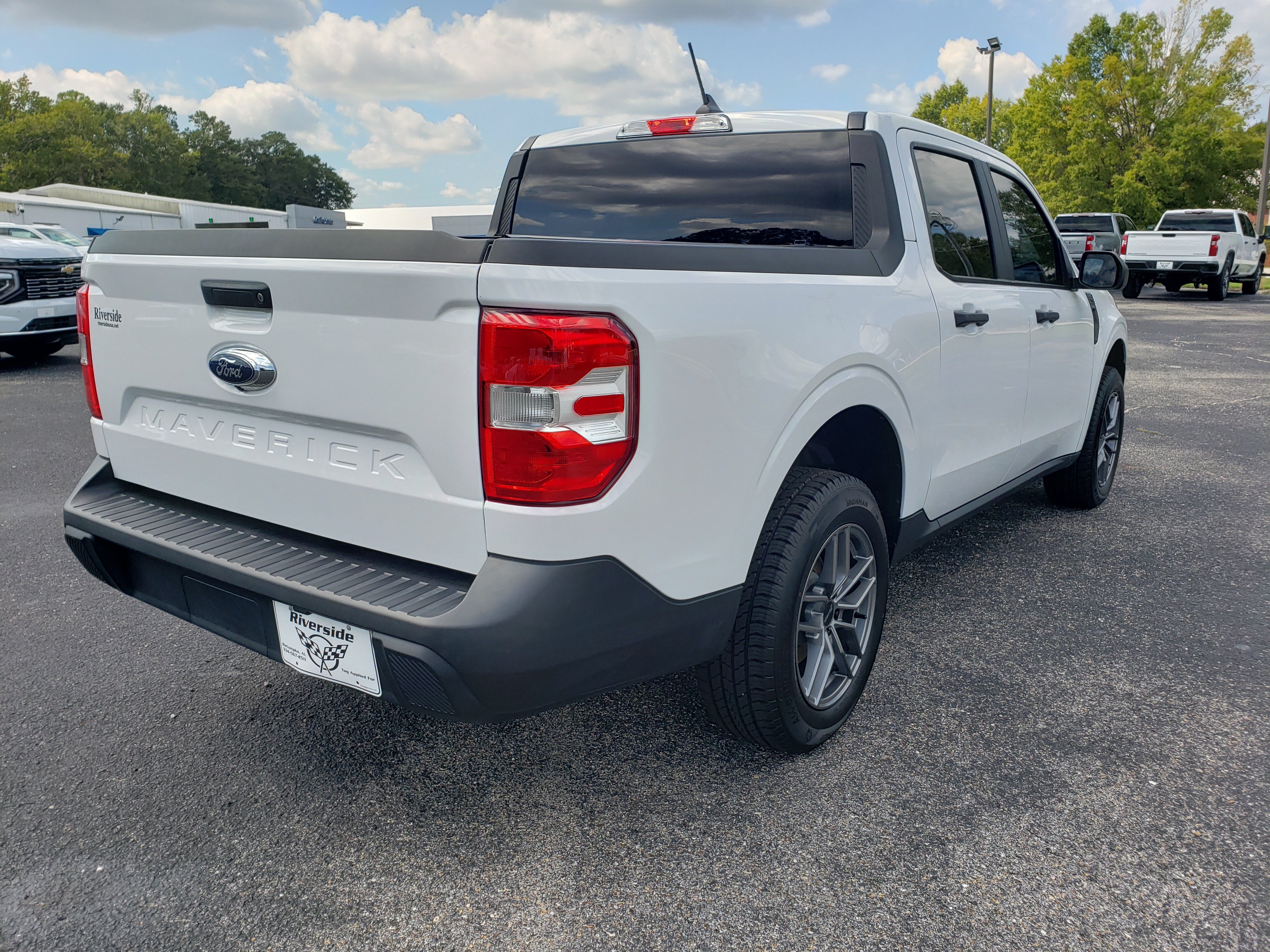 Used 2024 Ford Maverick XL FWD image 3
