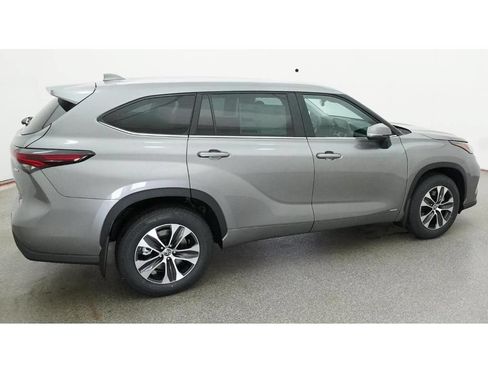 New 2026 Toyota Highlander XLE AWD/4WD image 10