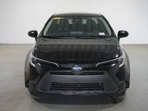 Certified 2025 Toyota Corolla LE w/ Convenience Package FWD image 2