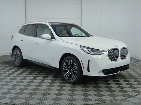 Certified 2025 BMW X3 xDrive30i w/ Convenience Package image 3