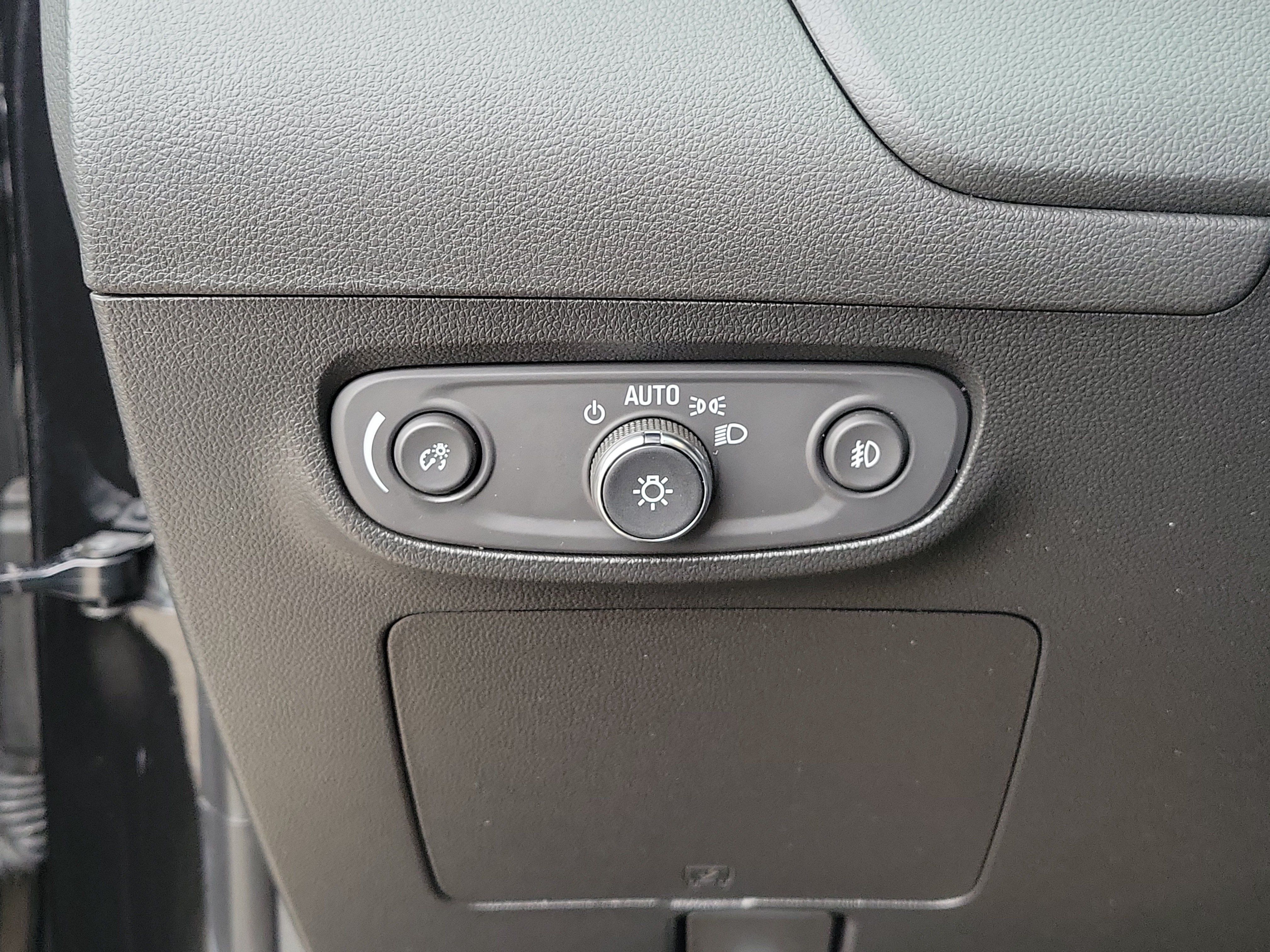 Used 2023 Buick Encore GX Select w/ Sport Touring Package FWD image 20