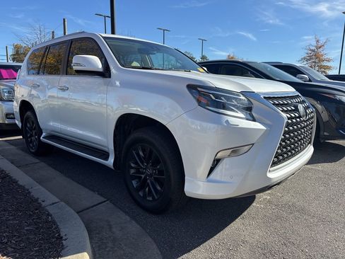Used 2023 Lexus GX 460 Premium image 2